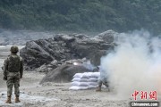 司法考试西藏军区某部高原峡谷实弹射击 锤炼实战能力